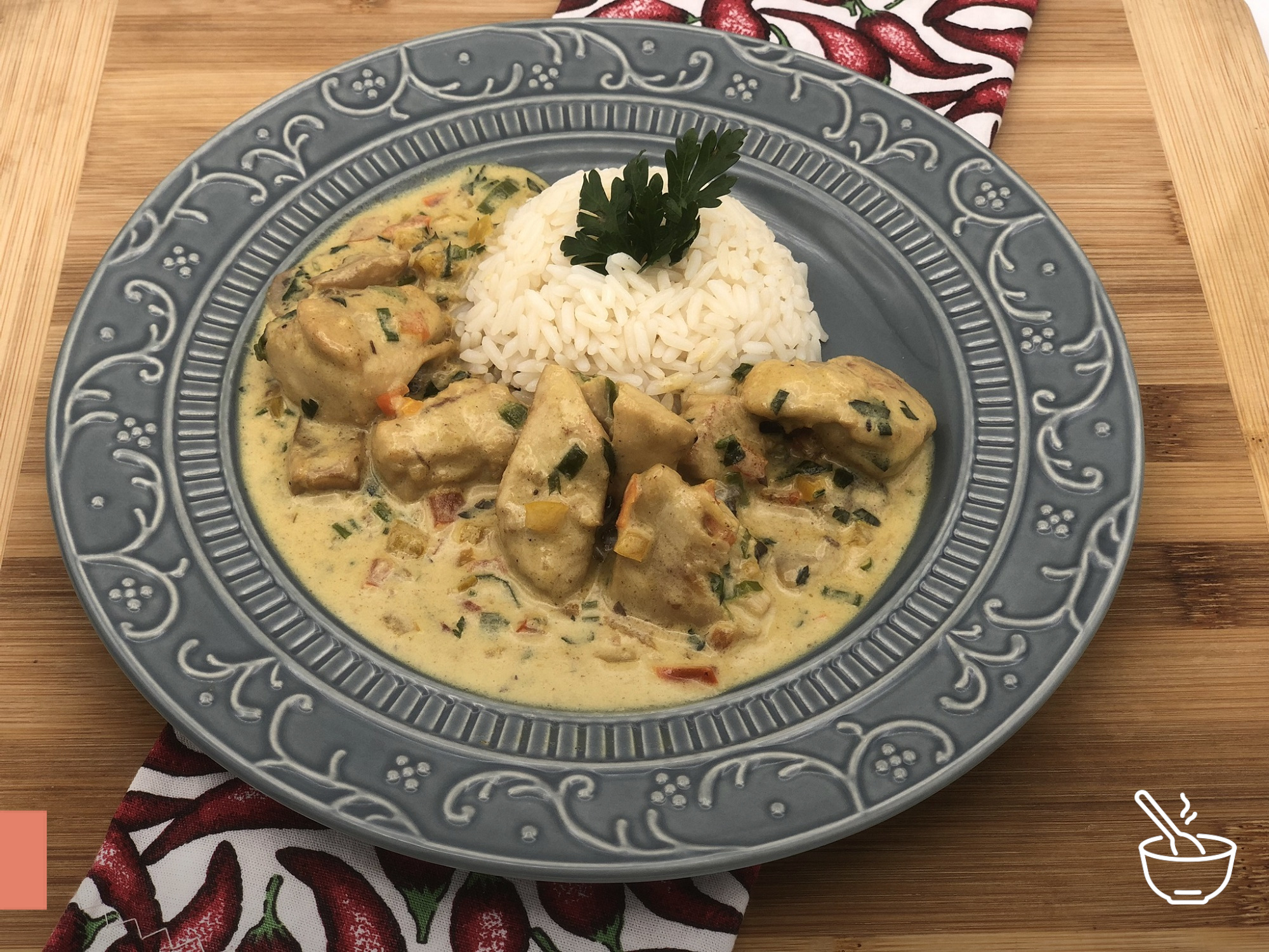 Frango cremoso com curry